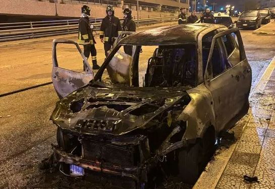 Auto In Fiamme