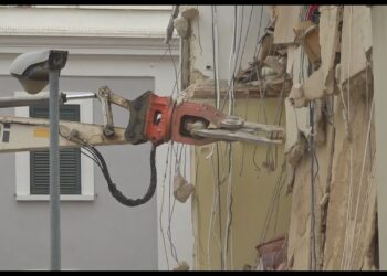 Crollo A Bari, L’assessora All’ambiente Del Comune: “c’è Amianto In Tutte Le Palazzine Di 50 Anni” – Video