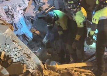 Crollo Palazzina A Bari, Dopo 24 Ore Si Scava Ancora: Trovati Borsa Con Portafogli E Giocattoli – Video