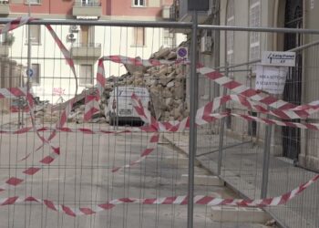 Crollo Palazzo A Bari, Zona Off Limits. I Residenti Delle Case Vicine: “rispettate La Privacy” – Video