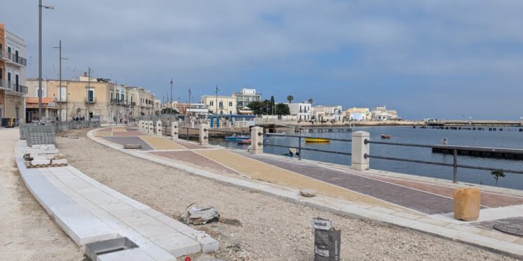 28 04 25 Cantiere Per La Riqualifcazione Del Lungomare Santo Spirito Oggi Il Sopralluogo Del Sindaco 1
