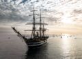 Nave Vespucci Arrivo Brindisi Con Accoglienza Delle Imbarcazioni