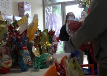 Bari, Studenti Del Salvemini A Scuola Di Solidarietà Con Incontra: Raccolte Uova Pasquali Per Senza Fissa Dimora – Video