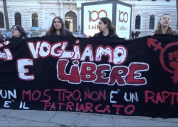 Bari, Studenti In Piazza Contro I Femminicidi: “facciamo Rumore Per Ilaria E Sara” – Video