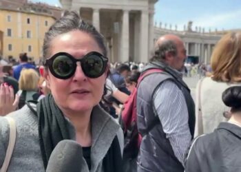Morte Papa Francesco, Le Voci Dei Fedeli In Piazza San Pietro A Roma E A Bari: “ricorderemo La Sua Umanità” – Video