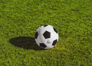 Test Biancorosso calcio pallone