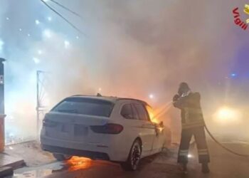 Auto Incendiata