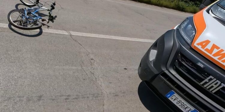 Incidente Ambulanza Bicicletta Ciclista Giorno