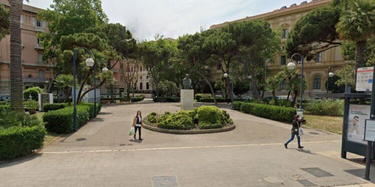 Piazza Eroi Del Mare