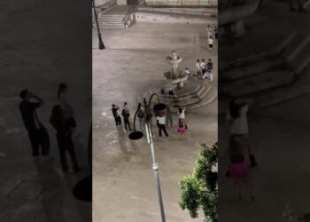 Bari, Musica A Tutto Volume E Balli Di Gruppo Di Notte In Piazza. “i Nostri Bambini Non Dormono Più” – Video