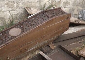 Bari, Casse Da Morto Abbandonate Accanto Al Cimitero: La Macabra Scoperta A Carbonara – Video