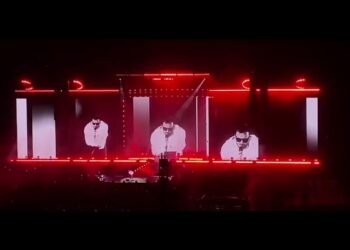 Cesare Cremonini, La Prima Al San Nicola è Show: In 50mila A Cantare Con Lui. “bari Abbracciami!” – Video