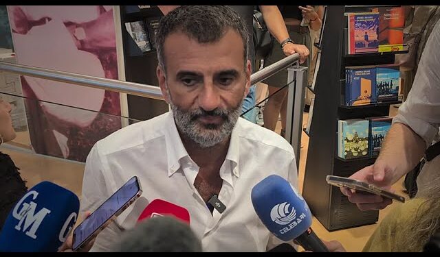Decaro Racconta Il Suo Libro: “ricordi E Aneddoti, Il Rapporto Con I Cittadini E Tante Emozioni” – Video