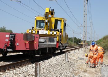 Carro E Operai Rfi Ferrovie