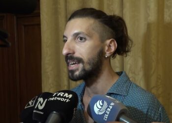 Bari, Tony La Piccirella In Sala Consiliare Racconta La Missione Della Flotilla: E Pensa Già Alle Future Campagne – Video