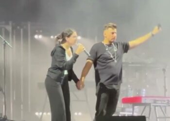 “cantiamo Insieme?”, Gabbani Accetta E Invita La Fan Sul Palco: Il Duetto A Ostuni è Da Applausi – Video