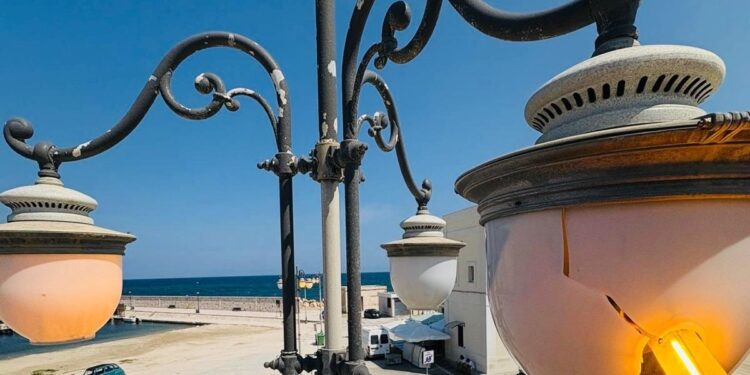 Luci Torre A Mare