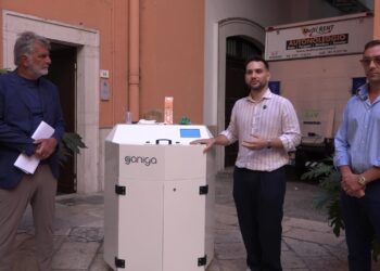 Bari, Cassonetti Smart Che Selezionano Da Soli I Rifiuti: Ecco Hoooly. “con Questa Tecnologia La Città Può Evolversi” – Video