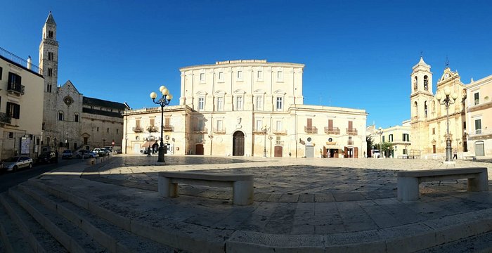 Piazza Santa Croce Palo Del Colle