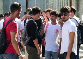 Scuola, Niente Minigonne E Jeans Strappati: Torna Il Dress Code. Cosa Pensano Gli Studenti A Bari – Video