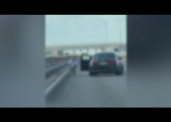 Statale 16, Minacciato E Costretto A Scendere Dall’auto: Rubano La Mercedes E Lo Lasciano A Piedi – Video