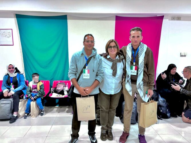 Arrivo In Italia Studenti Palestinesi