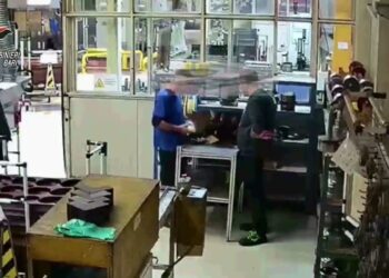 Noicattaro, Rifornivano Pusher Ed Estorcevano “tassa” Di Natale Ai Commercianti: 8 Arresti – Video