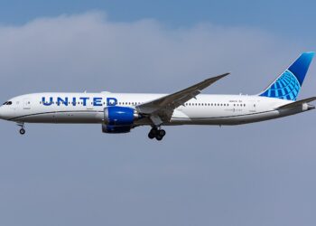 【差点没日的美联航】ua2836 N24976