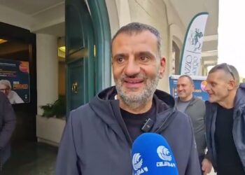 Decaro All’incontro Elettorale Con Elly Schlein: “io Come Mamdani? No Mi Veste Mia Figlia” – Video
