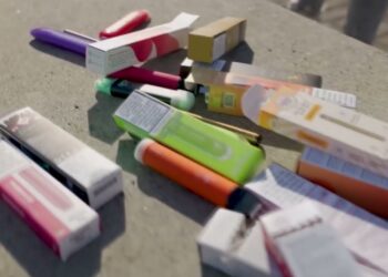 Puff Mania A Bari, Fra I Ragazzini Cresce L’uso Di Sigarette Elettroniche Monouso: “pericolose E Vietate” – Video