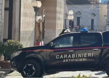 Allarme Bomba Artificieri Carabinieri