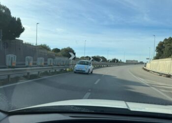 Auto Contromano