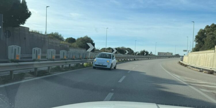 Auto Contromano