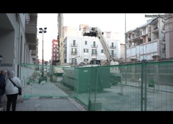 Crollo Palazzina A Carrassi, Le Fondamenta Saranno Rimosse: La Decisione Dopo Il Sopralluogo – Video