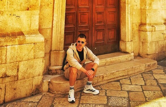 Bari Attitude