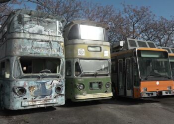 Bari, La Vergogna Dei Bus Storici Abbandonati Allo Stadio Della Vittoria: “potremmo Valorizzarli” – Video