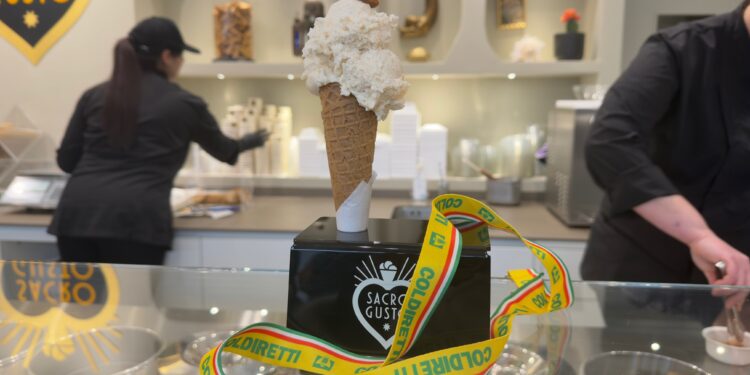 A Bari Il Primo Gelato Alla Mandorla Di Toritto Filippo Cea Firmato Dagli Agricoltori Italiani