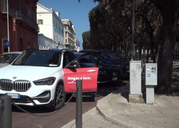 Bari, Lavori Brt E Stalli Per I Taxi Occupati In Piazza Massari. “così Non Riusciamo A Lavorare” – Video