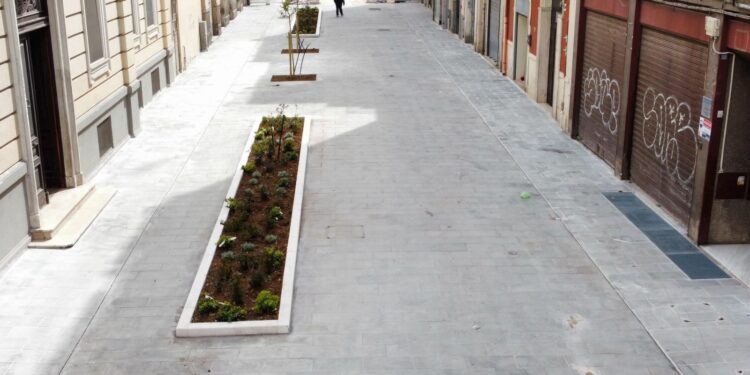 09 04 26 Via Manzoni Drone