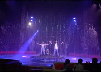 Fontane Danzanti, Acrobati E Trapezisti: A Bari Arriva Il Circo D’acqua. Fino Al 19 Aprile – Video