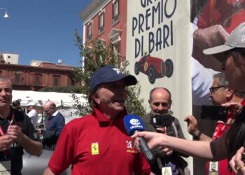 Gran Premio Di Bari 2026, Emerson Fittipaldi Conquista Il Pubblico: “che Bello Essere Qui” – Video