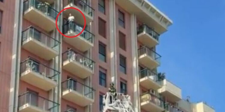 Vigili Del Fuoco Balcone