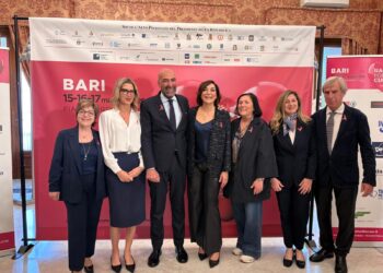 11 05 26 Presentata La Xx Edizione Della Race For The Cure Il Villaggio Della Salute Aperto Dal 15 Al 17 Maggio In Piazza Libertà Foto