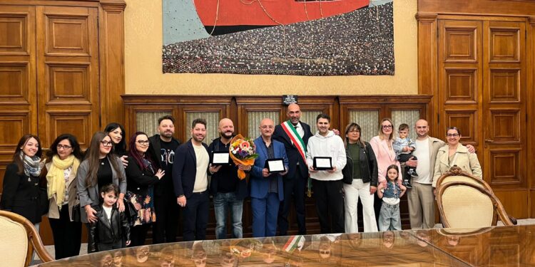 18 05 26 Il Sindaco Premia Tre Attività Storiche Del Quartiere Libertà 3