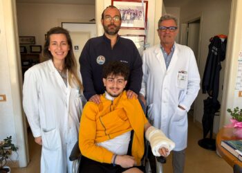 Intervento Mano Foto Medici E Paziente