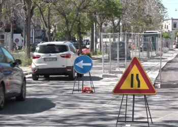 Bari Stretta Nella Morsa Dei Cantieri: Tra Scavi, Divieti E Carreggiate Ridotte. “traffico E Disagi” – Video