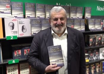 Emiliano Presenta Il Suo Libro A Bari: “parla Delle Donne E Del Riscatto Del Sud” – Video