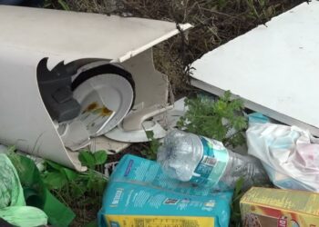 Bari, Cumuli Di Rifiuti Abbandonati Sulle Complanari Della Statale 100: Una Discarica A Cielo Aperto – Video