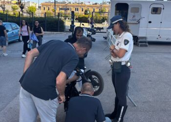Polizia locale controlli moto monopattini