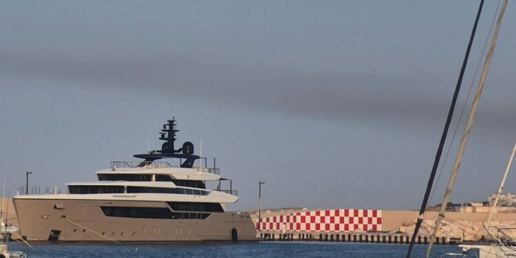 Yacht
